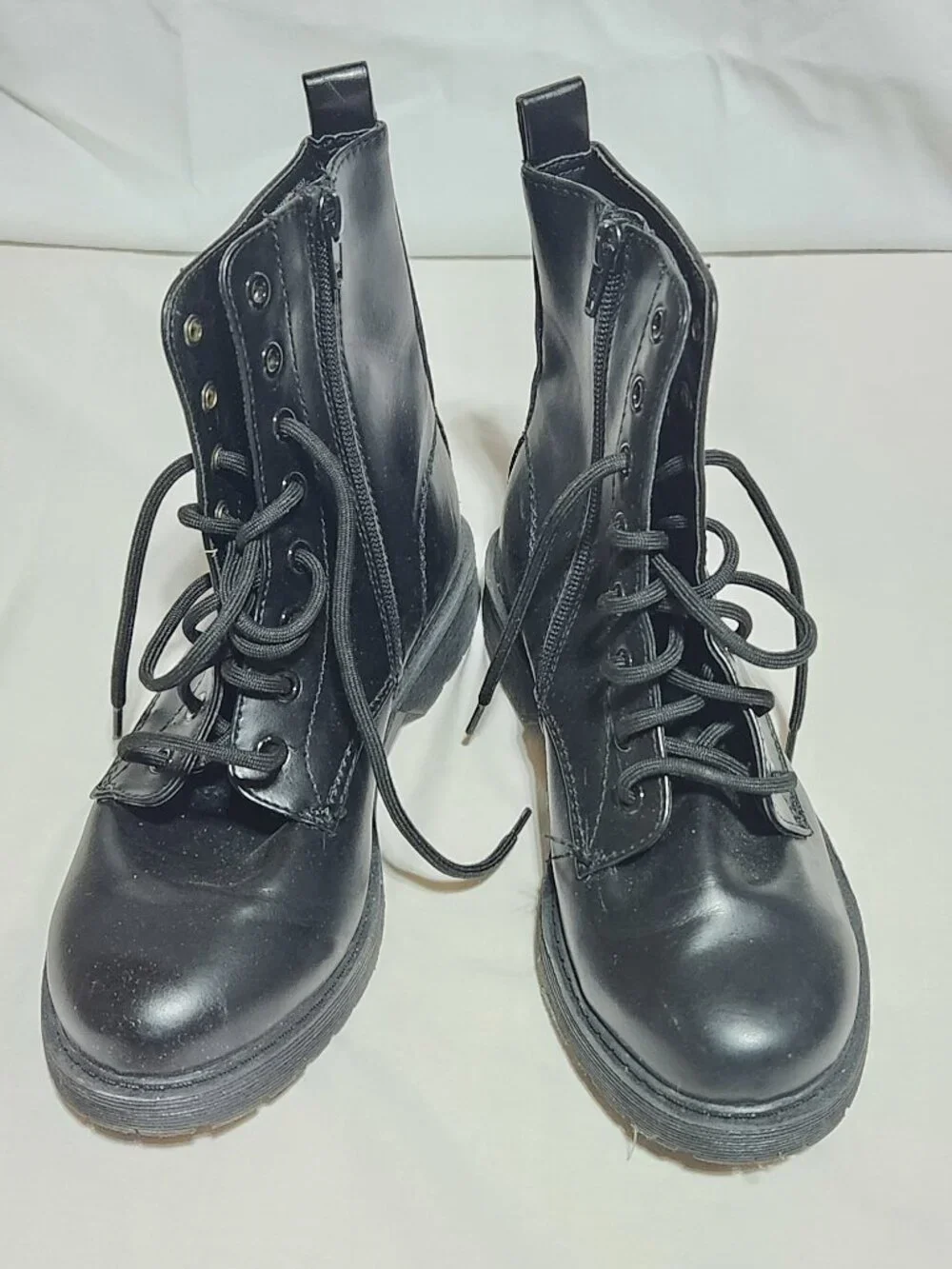 Time & Tru Girls’ Black Combat Boots – Size 6 | Perfect for Back‑to‑School!